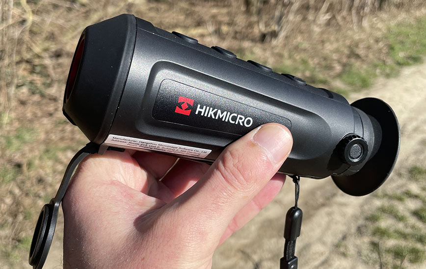 Holding the HIKMICRO LH15